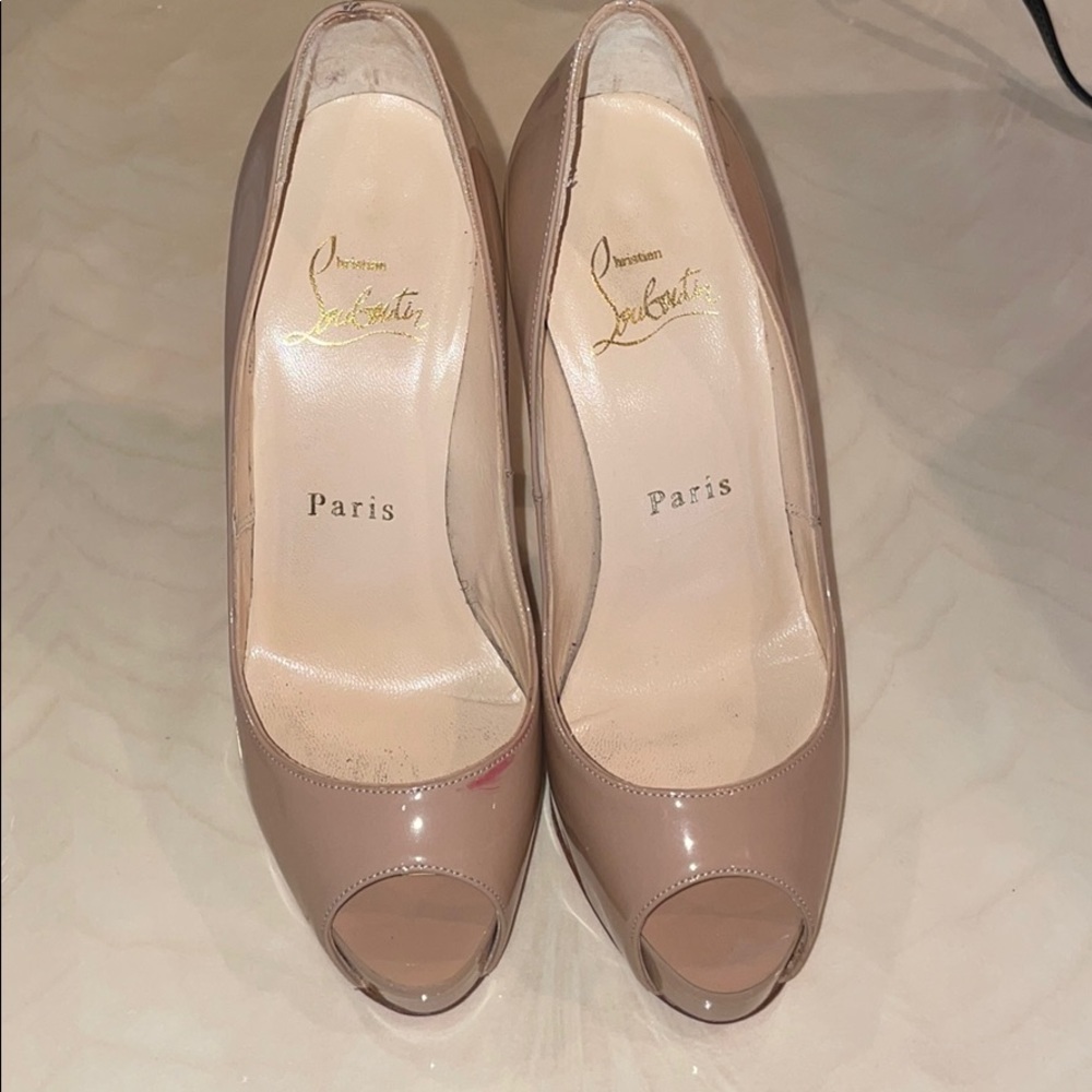Christian Louboutin Very Prive Size 35.